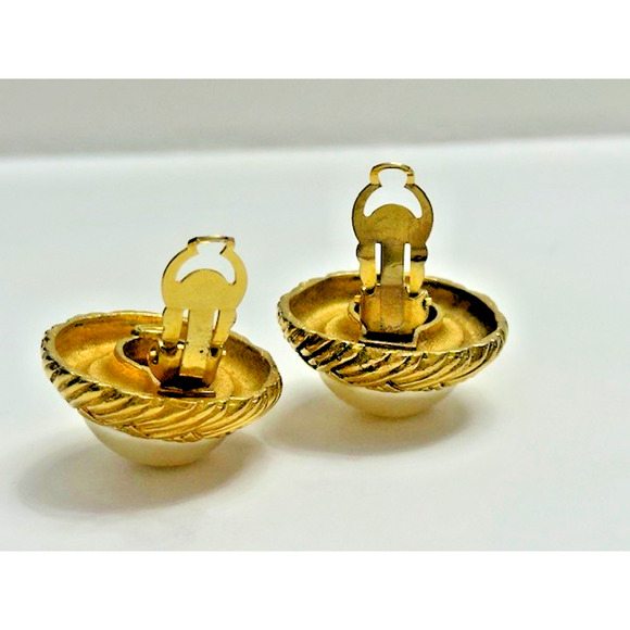 CHANEL CC Logo Button Earrings Clip-On Faux Pearl Gold France Accessory Vintage - Picture 10 of 10